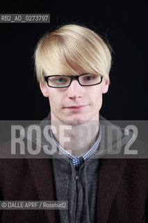 ALT J.12/2012. ©DALLE APRF/Rosebud2