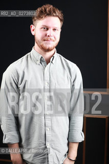 ALT J.12/2012. ©DALLE APRF/Rosebud2