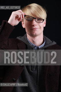 ALT J.12/2012. ©DALLE APRF/Rosebud2