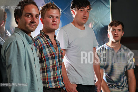 GRIZZLY BEAR. ©DALLE APRF/Rosebud2