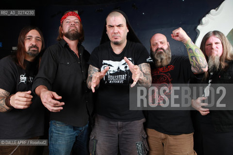 DOWN.Paris 10/2012. ©DALLE APRF/Rosebud2