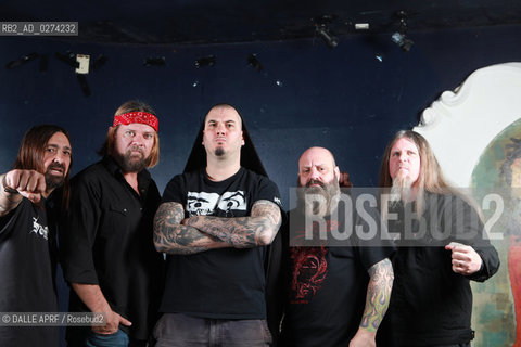 DOWN.Paris 10/2012. ©DALLE APRF/Rosebud2