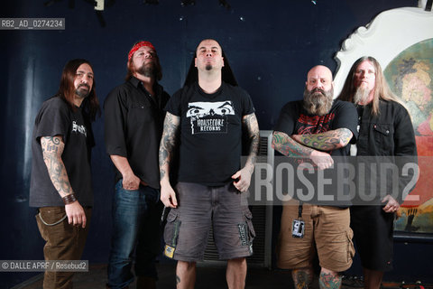 DOWN.Paris 10/2012. ©DALLE APRF/Rosebud2