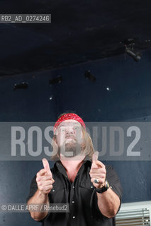 DOWN.Paris 10/2012. ©DALLE APRF/Rosebud2