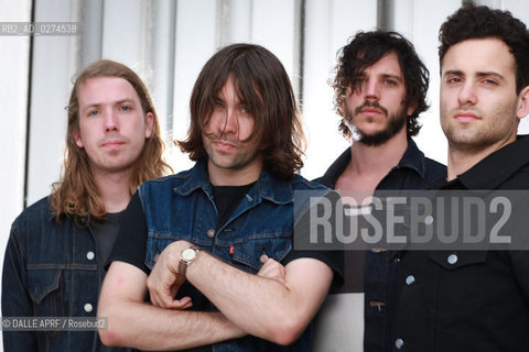 VACCINES.7/2012. ©DALLE APRF/Rosebud2