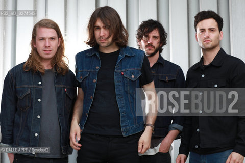 VACCINES.7/2012. ©DALLE APRF/Rosebud2