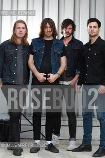 VACCINES.7/2012. ©DALLE APRF/Rosebud2