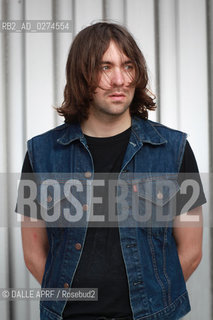 VACCINES.7/2012. ©DALLE APRF/Rosebud2