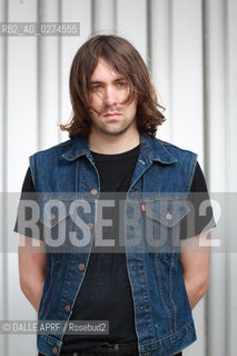 VACCINES.7/2012. ©DALLE APRF/Rosebud2