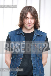 VACCINES.7/2012. ©DALLE APRF/Rosebud2