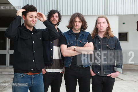 VACCINES.7/2012. ©DALLE APRF/Rosebud2