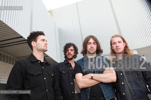 VACCINES.7/2012. ©DALLE APRF/Rosebud2