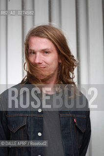 VACCINES.7/2012. ©DALLE APRF/Rosebud2