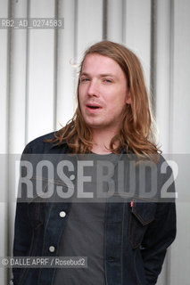 VACCINES.7/2012. ©DALLE APRF/Rosebud2