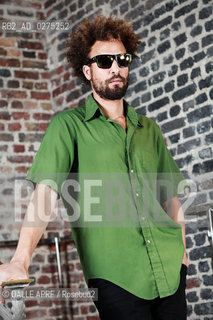 QUEEN of the STONE AGE.5/2013-PARIS. ©DALLE APRF/Rosebud2