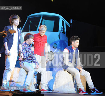 ONE DIRECTION .PLAYING TO A SOLD OUT HAMMERSMITH APOLLO.@ THE HMV HAMMERSMITH APOLLO LONDON- 10/1/2012..PHOTOS BY : STEVE GILLETT /LIVEPIX_ DALLE ©DALLE APRF/Rosebud2