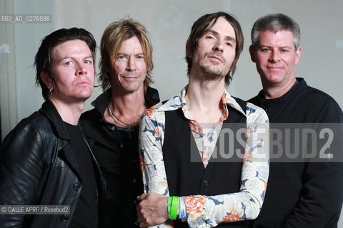 WALKING PAPERS.3/2013. ©DALLE APRF/Rosebud2