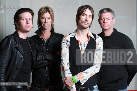 WALKING PAPERS.3/2013. ©DALLE APRF/Rosebud2