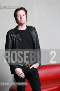 WALKING PAPERS.3/2013. ©DALLE APRF/Rosebud2