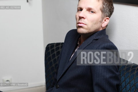 CHK CHK CHk.CHICK CHICK CHIK.Nic  OFFER.3/2013. ©DALLE APRF/Rosebud2