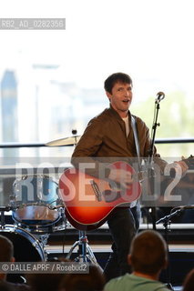James Blunt - Concert privé de W9, appartement privé place Dauphine à Paris. ©DALLE APRF/Rosebud2