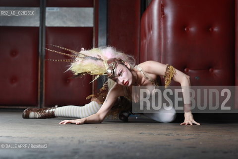Emilie  AUTUMN.9/2013. ©DALLE APRF/Rosebud2