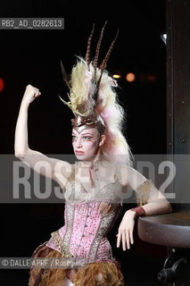 Emilie  AUTUMN.9/2013. ©DALLE APRF/Rosebud2