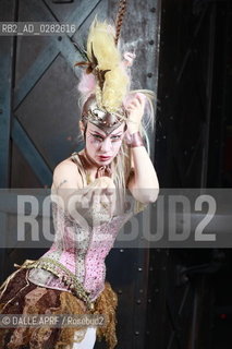 Emilie  AUTUMN.9/2013. ©DALLE APRF/Rosebud2