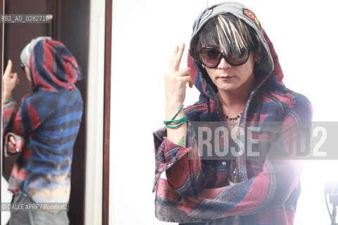 VAMPS.10/2013. ©DALLE APRF/Rosebud2