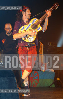 GOGOL BORDELLO.-LEAD SINGER EUGENE..@ MANCHESTER ACADEMY U.K. - 8/5/2010..Photograph by: STEVE GILLETT  / LIVEPIX- DALLE ©DALLE APRF/Rosebud2