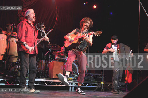 GOGOL BORDELLO.EUGENE HUTZ (VOCALS, GUITAR).5-2010.PHOTOGRAPH BY:  ANGELA LUBRANO-Livepix/ DALLE ©DALLE APRF/Rosebud2