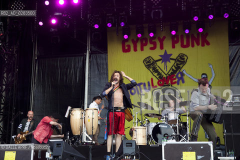 gogol bordello.30 juin 2013.Festival Solidays.Hippodrome de Longchamp..Michela Cuccagna ©DALLE APRF/Rosebud2