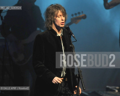 THE WATERBOYS.MIKE SCOTT.THE BARBICAN.LONDON.2-2011.Photograph by: ANGELA LUBRANO-Livepix/ DALLE ©DALLE APRF/Rosebud2
