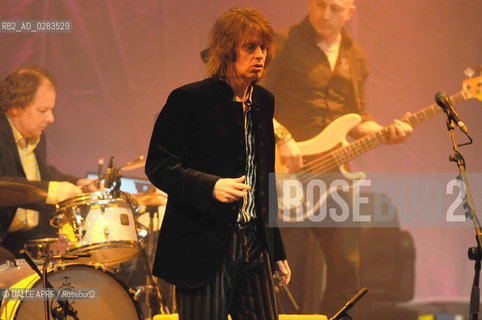 THE WATERBOYS.MIKE SCOTT.THE BARBICAN.LONDON.2-2011.Photograph by: ANGELA LUBRANO-Livepix/ DALLE ©DALLE APRF/Rosebud2