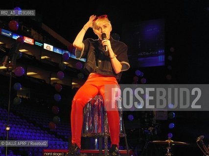 MILEY CYRUS.london  5/2014.IVANEK / DALLE ©DALLE APRF/Rosebud2