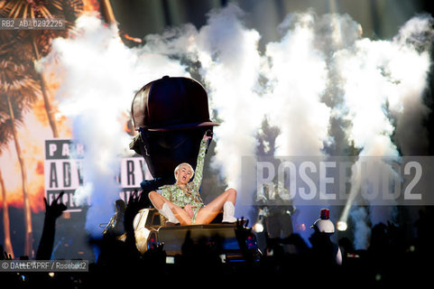 GILLES SOEN-WER / DALLE.France, Lyon.24/05/2014.La chanteurse americaine Miley Cyrus en concert a la Halle Tony Granier de Lyon lors du Bangerz Tour.Miley Cyrus in concert in Lyon ( France ) ©DALLE APRF/Rosebud2