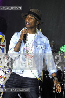 Pharrell Williams live in der NBC Show Today auf dem Rockefeller Plaza. New York, 05.06.2014. ©DALLE APRF/Rosebud2