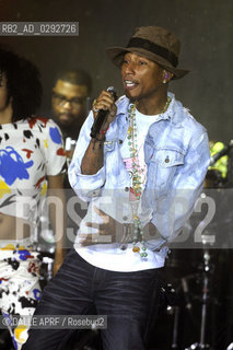 Pharrell Williams live in der NBC Show Today auf dem Rockefeller Plaza. New York, 05.06.2014. ©DALLE APRF/Rosebud2