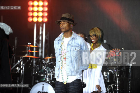 Pharrell Williams live in der NBC Show Today auf dem Rockefeller Plaza. New York, 05.06.2014. ©DALLE APRF/Rosebud2
