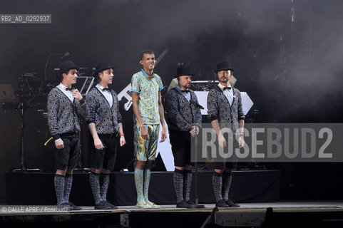 STROMAE.papillons de nuit.6/2014. ©DALLE APRF/Rosebud2