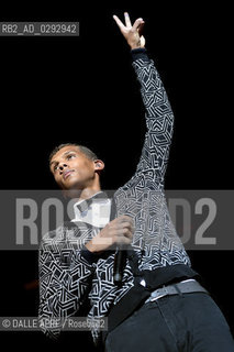 STROMAE.papillons de nuit.6/2014. ©DALLE APRF/Rosebud2