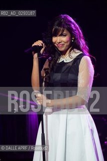 Indila, Concert VIP Anniversaire RFM, 16 juin 2014, Folies Bergère, Paris, ©DALLE APRF/Rosebud2