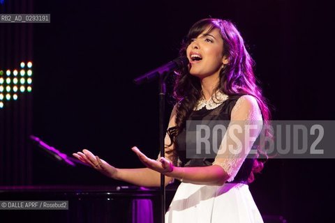 Indila, Concert VIP Anniversaire RFM, 16 juin 2014, Folies Bergère, Paris, ©DALLE APRF/Rosebud2