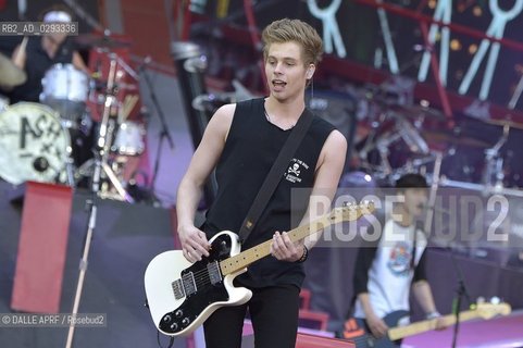 5 seconds of Summer.Paris  6/2014. ©DALLE APRF/Rosebud2