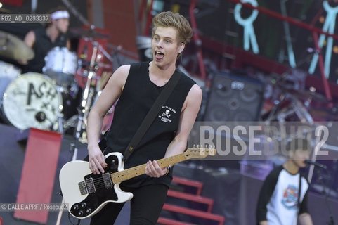 5 seconds of Summer.Paris  6/2014. ©DALLE APRF/Rosebud2