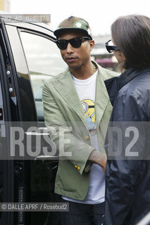 Pharrell Williams bei der Ankunft auf dem Airport Berlin Tegel zur Mercedes-Benz Fashion Week Berlin Fruehjahr/Sommer 2014. Berlin, 01.07.2013. ©DALLE APRF/Rosebud2
