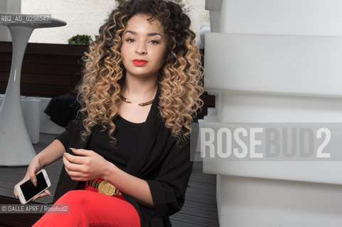 Ella EYRE.PAris 12/2014. ©DALLE APRF/Rosebud2