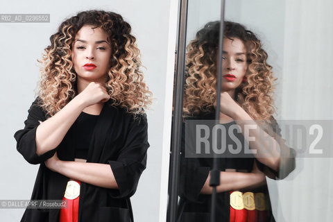 Ella EYRE.PAris 12/2014. ©DALLE APRF/Rosebud2