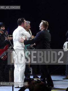 U2 + Eagles of death Metal @ Paris Bercy 07 Dec 2015. ©DALLE APRF/Rosebud2