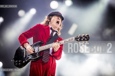 Angus Young ( AC/DC ) - Paris (France) - 23.05.2015 ©DALLE APRF/Rosebud2